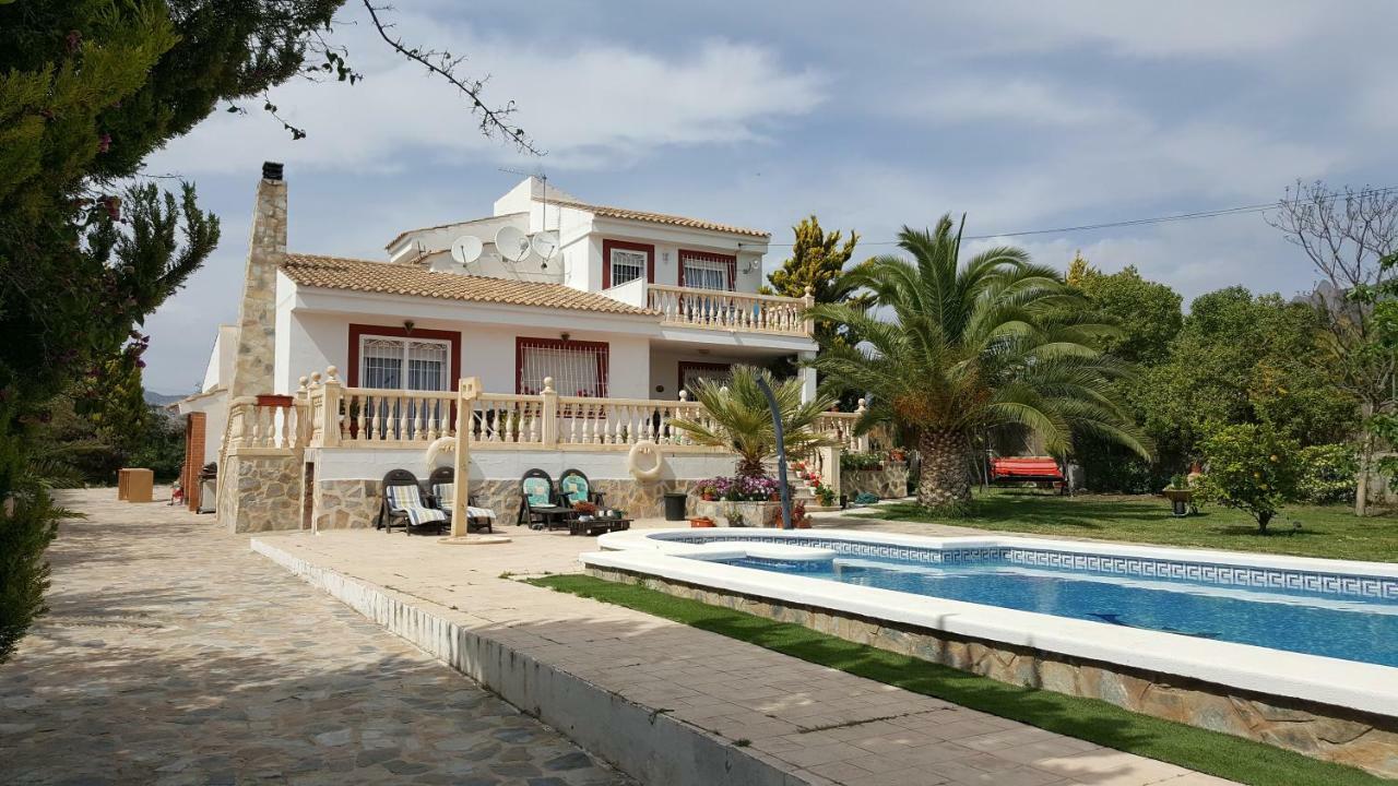 Casa De Los Amigos Бусот Екстериор снимка